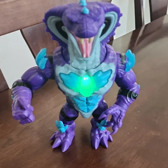 Bionic Lab Stealth Reptile Cobra Action Figure | Purple Blue Rare Toy - Picture 6 of 13